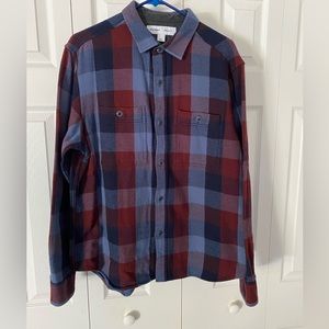 Men’s L old navy heavy flannel shirt blue and red plaid